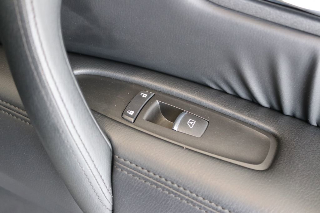 Used 2024 Nissan Armada SL image 38