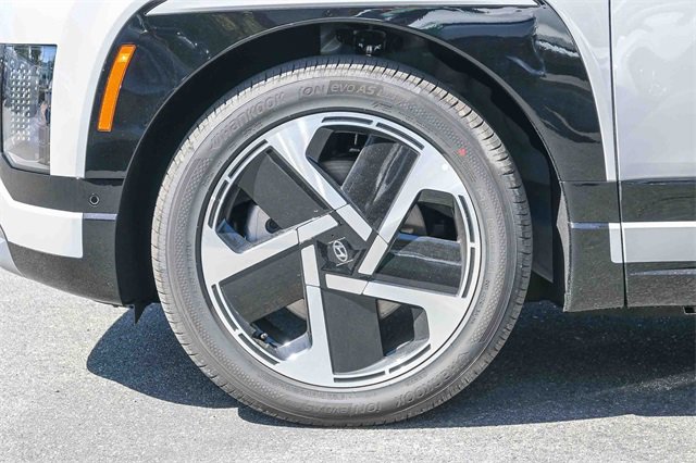 New 2026 Hyundai Ioniq 9 Limited image 11