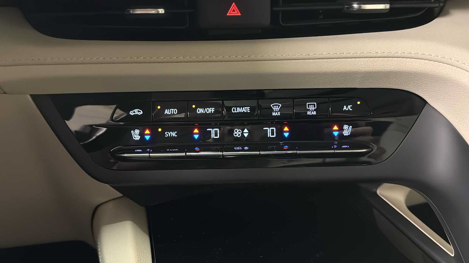 Used 2023 Buick Envision Avenir AWD/4WD image 22