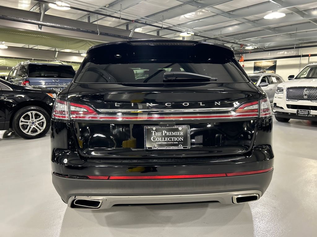 Used 2022 Lincoln Nautilus Reserve AWD/4WD image 3