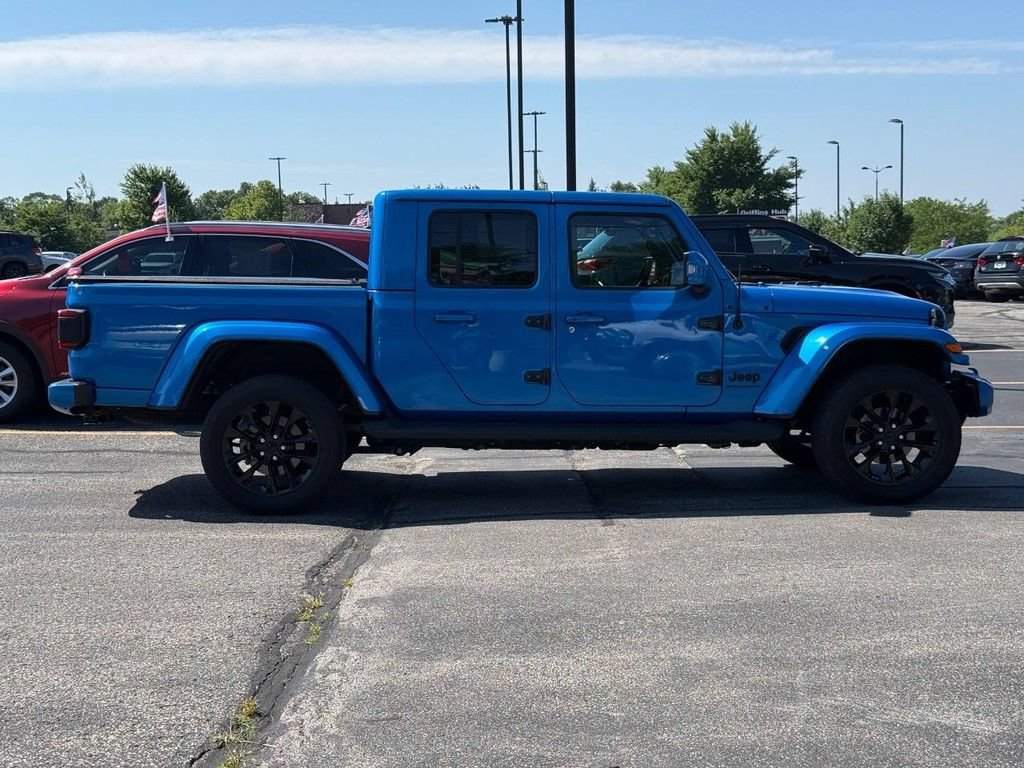 Used 2023 Jeep Gladiator Overland AWD/4WD image 2