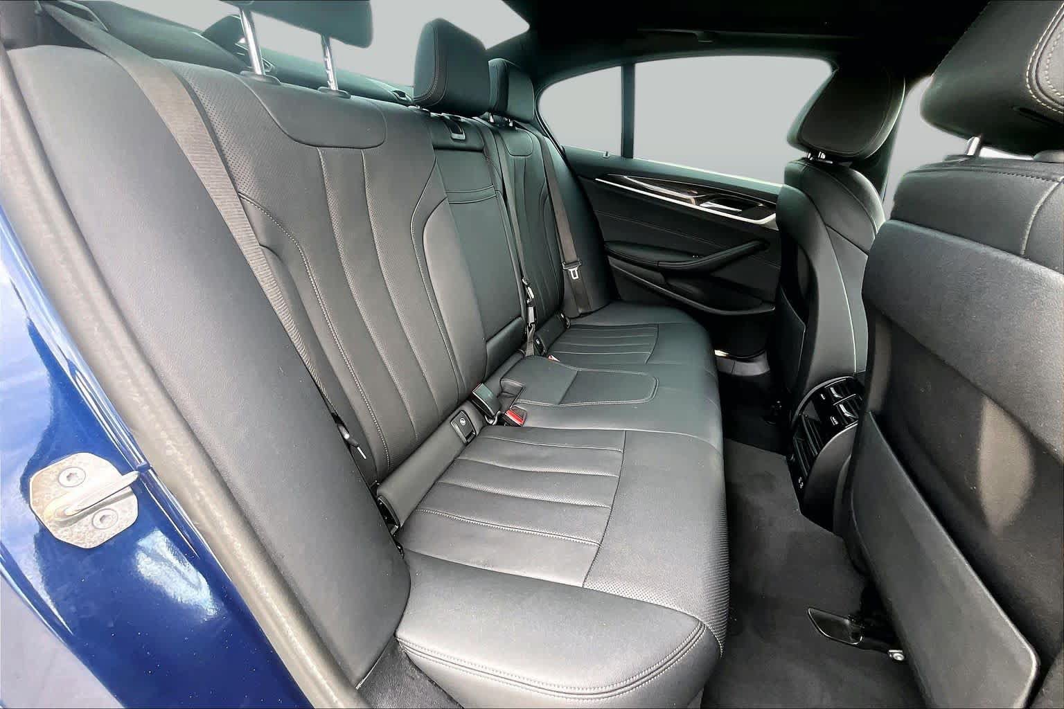 Used 2023 BMW 530i w/ Convenience Package RWD image 18