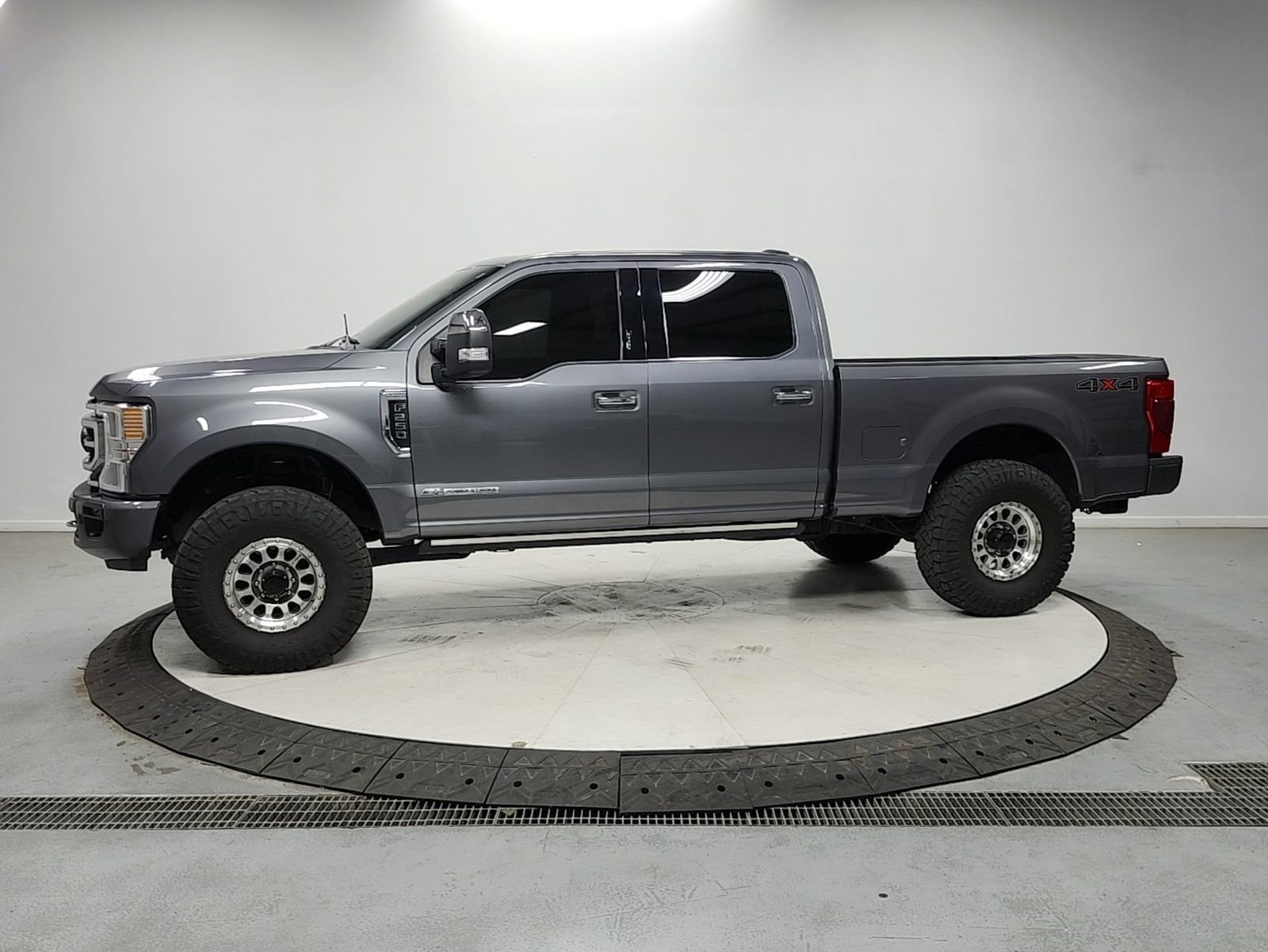 Used 2021 Ford F250 Platinum image 4