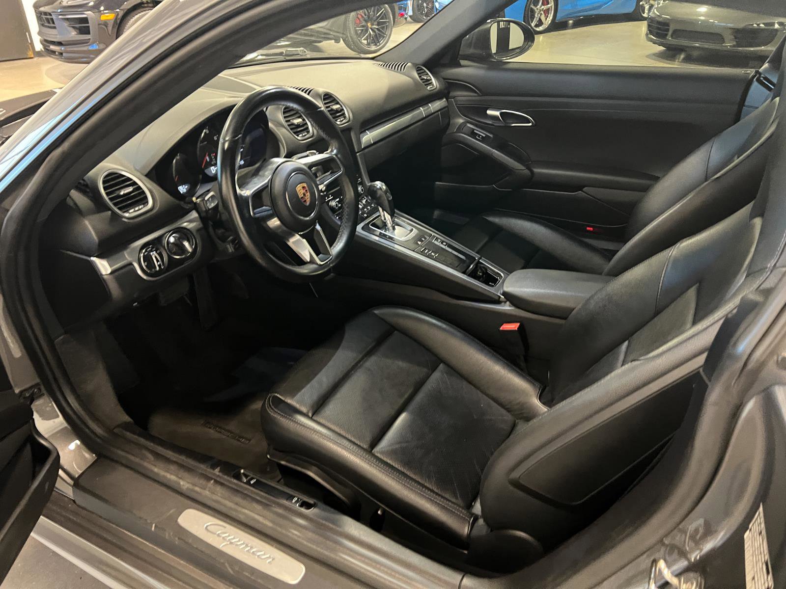 Used 2018 Porsche 718 Cayman image 10