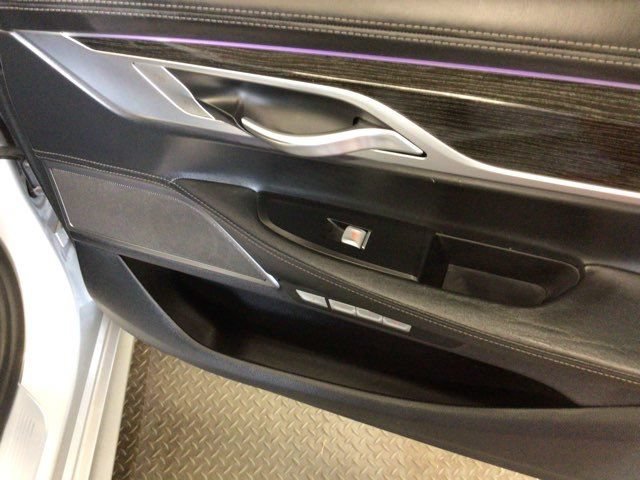 Used 2018 BMW 750i RWD image 17