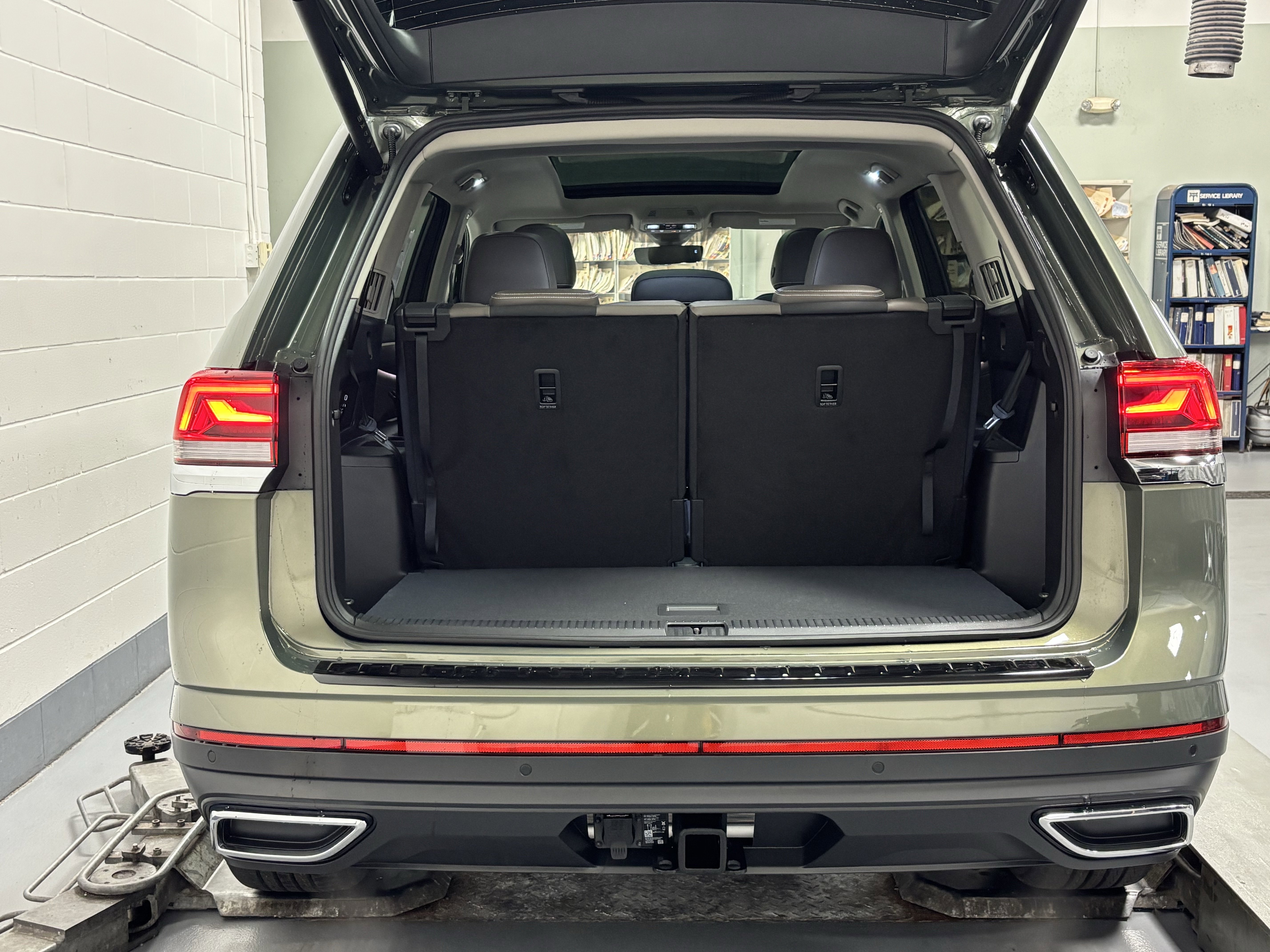 New 2026 Volkswagen Atlas SEL image 30