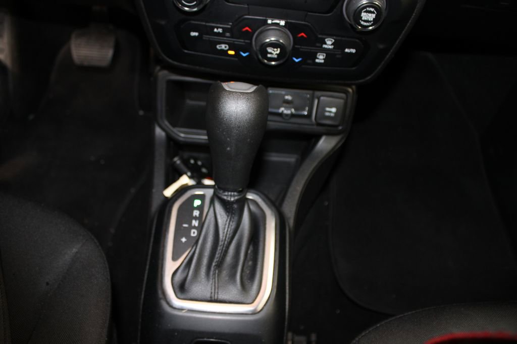 Used 2019 Jeep Renegade Latitude image 40