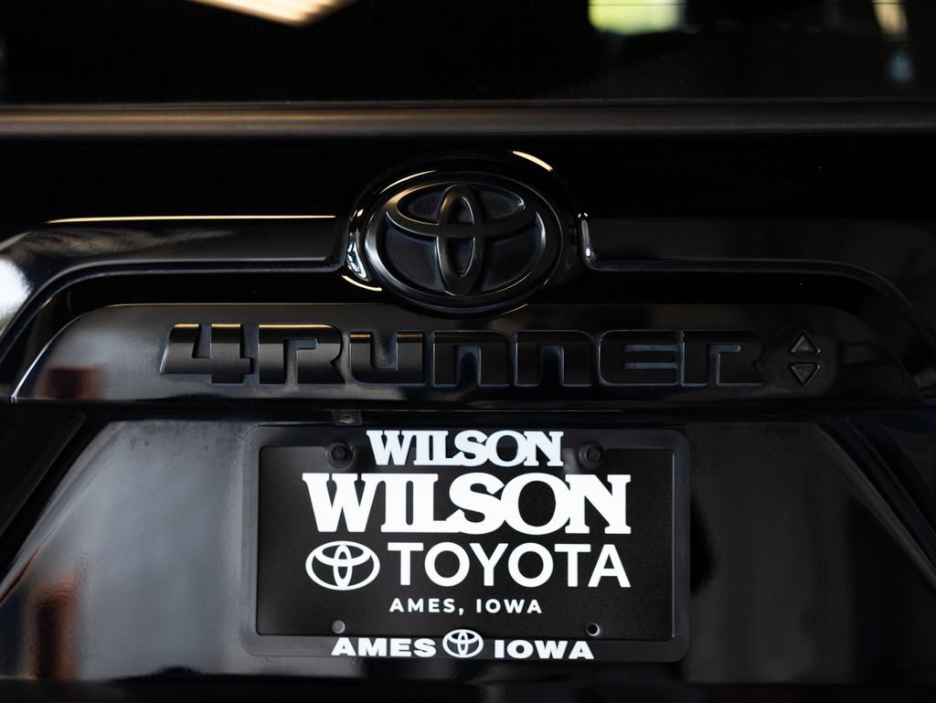 Used 2019 Toyota 4Runner Limited AWD/4WD image 6