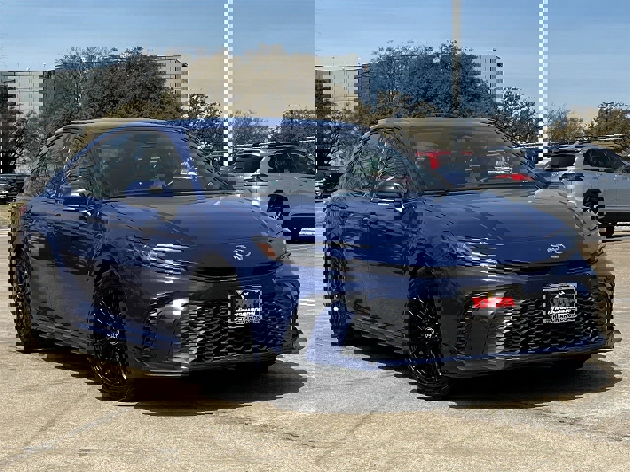 Used 2025 Toyota Camry SE image 2