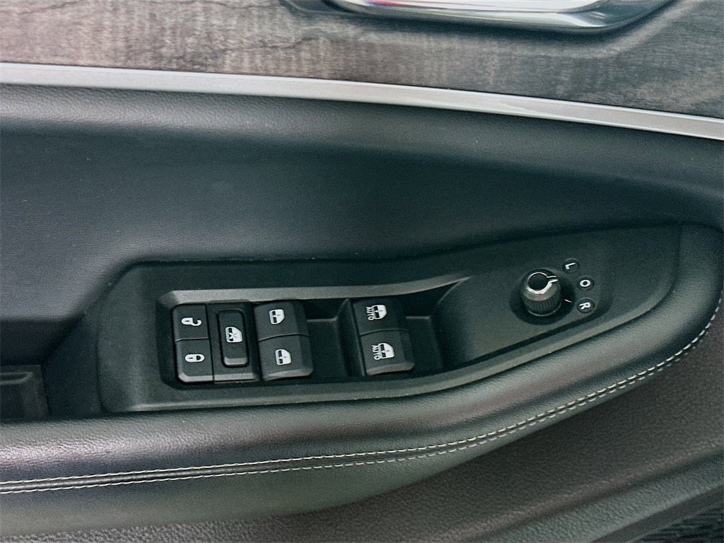 Used 2024 Jeep Grand Cherokee Limited image 24