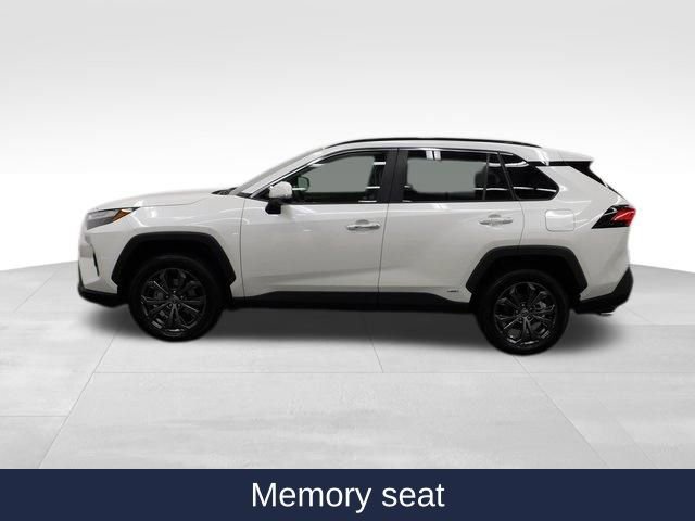 Used 2022 Toyota RAV4 Limited image 5