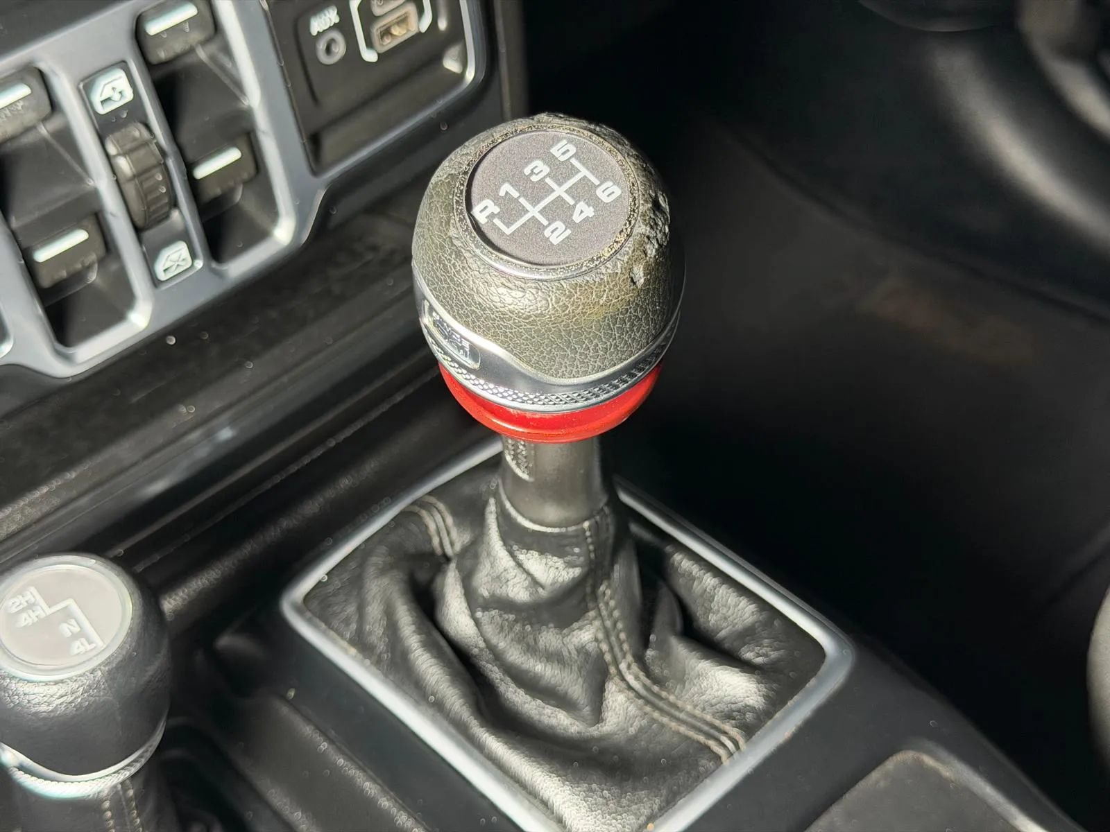 Used 2018 Jeep Wrangler Unlimited Sport S AWD/4WD image 31