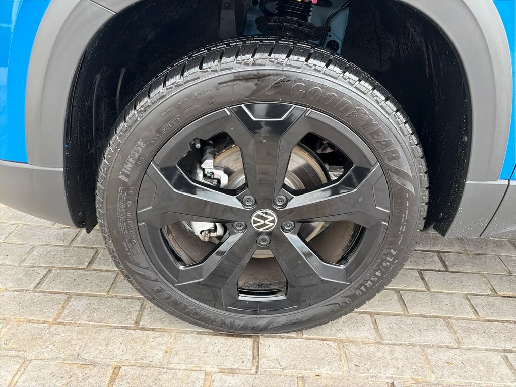 Certified 2025 Volkswagen Taos SE AWD/4WD image 28