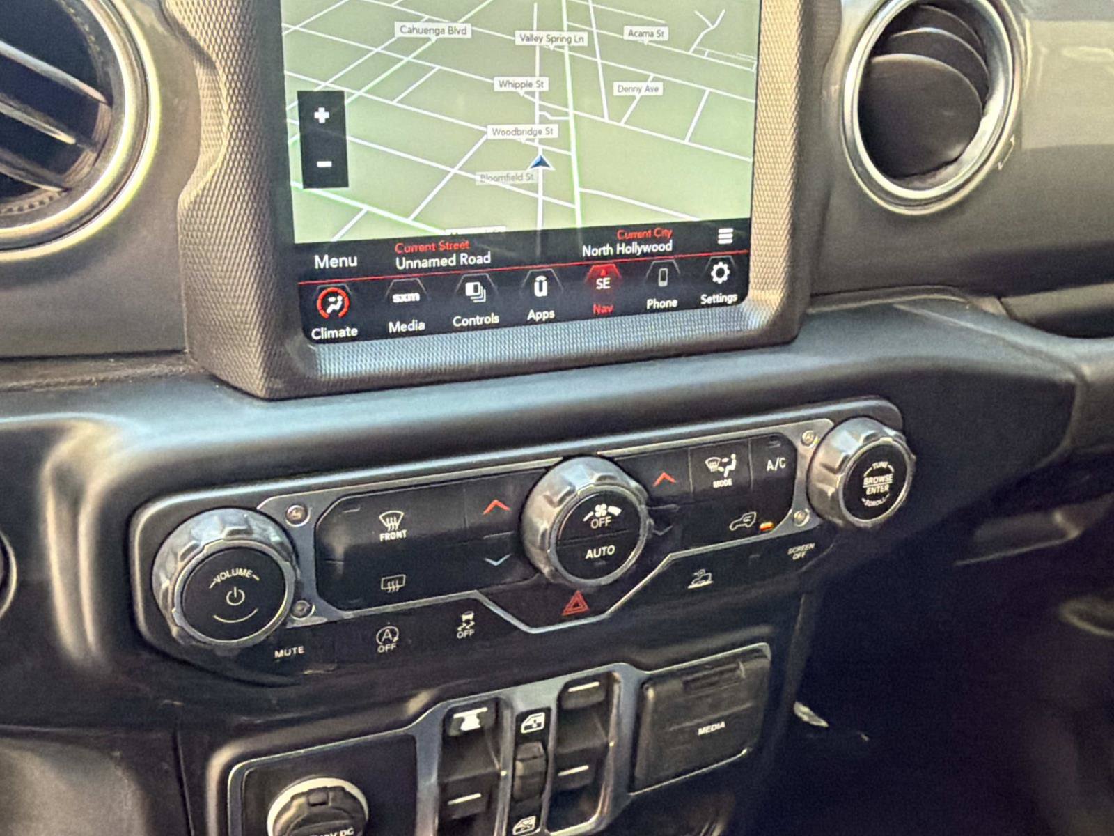 Used 2020 Jeep Gladiator Overland AWD/4WD image 21