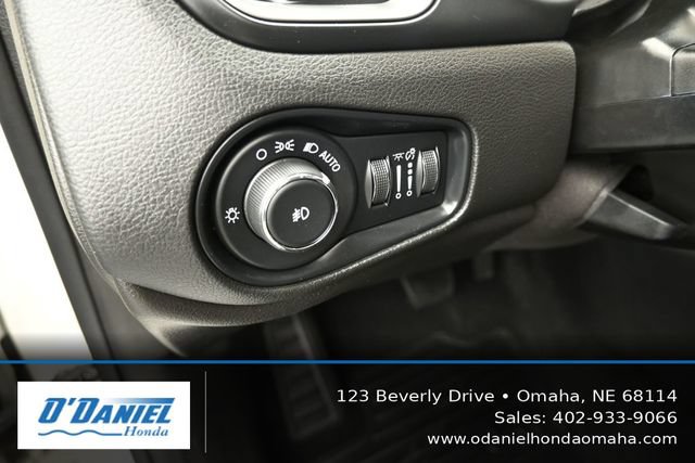 Used 2018 Jeep Renegade Limited AWD/4WD image 27