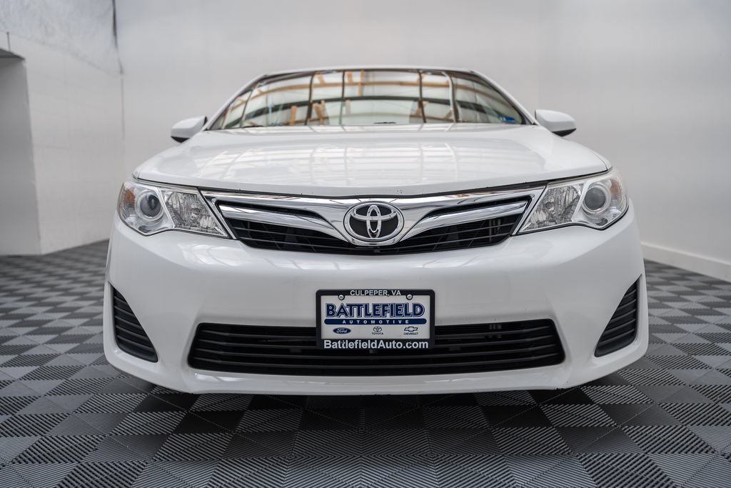 Used 2012 Toyota Camry LE FWD image 2