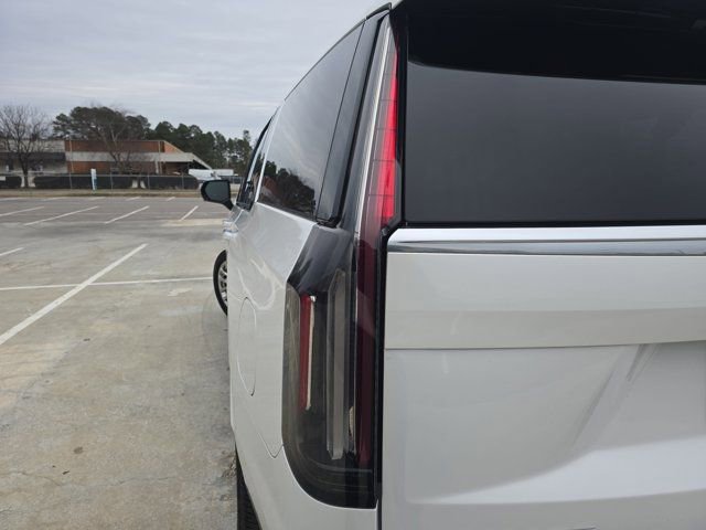 Used 2022 Cadillac Escalade ESV Luxury image 35
