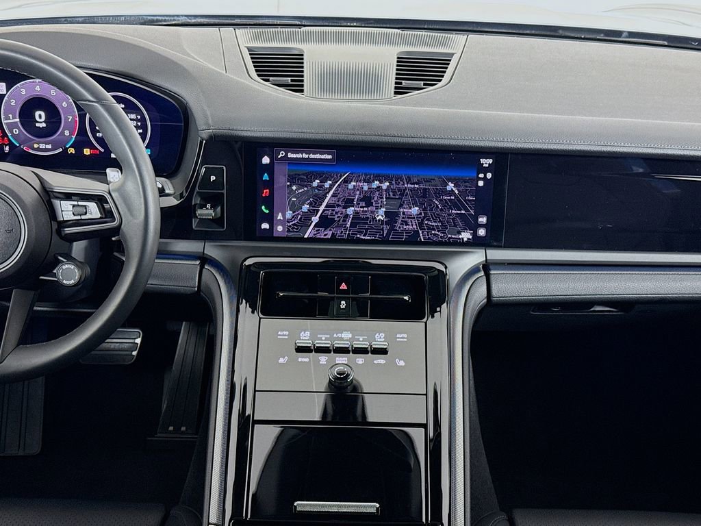 Used 2025 Porsche Panamera image 14