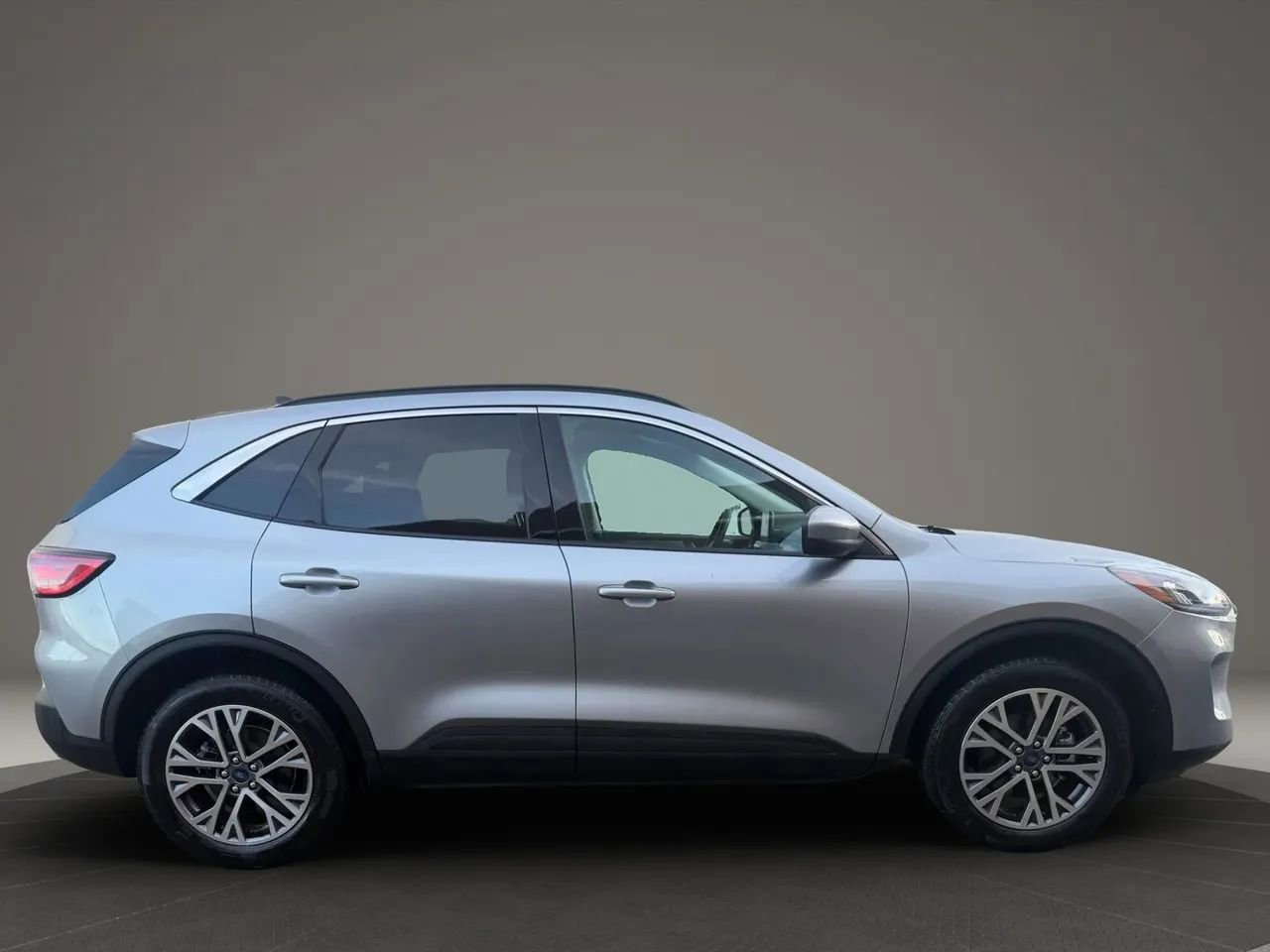 Used 2021 Ford Escape SEL image 4