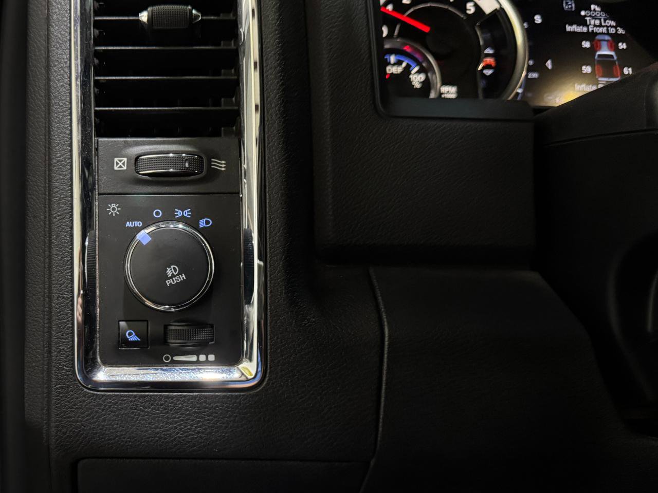 Used 2016 RAM 2500 Laramie w/ Protection Group AWD/4WD image 7