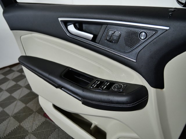 Certified 2019 Ford Edge Titanium FWD image 26