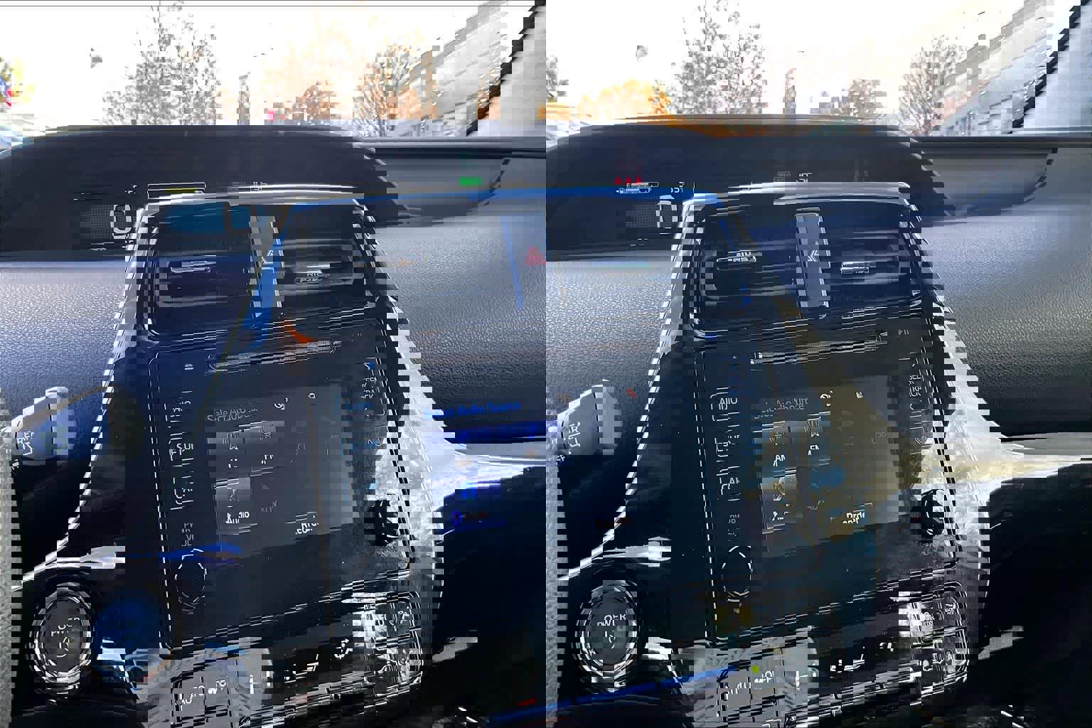 Used 2019 Toyota Prius LE w/ Carpet Mat Package image 33