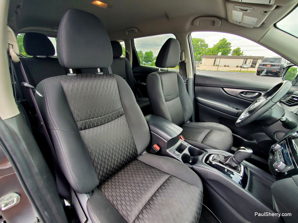 Used 2020 Nissan Rogue SV AWD/4WD image 2