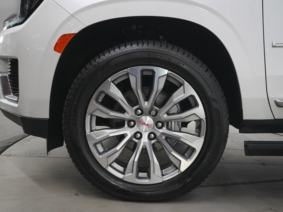 Used 2021 GMC Yukon Denali w/ Denali Premium Package image 33