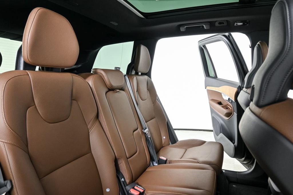 Certified 2024 Volvo XC90 T8 Core image 23