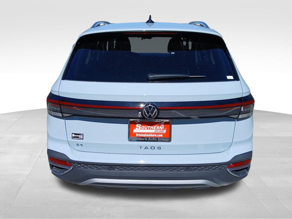 New 2026 Volkswagen Taos SE FWD image 4