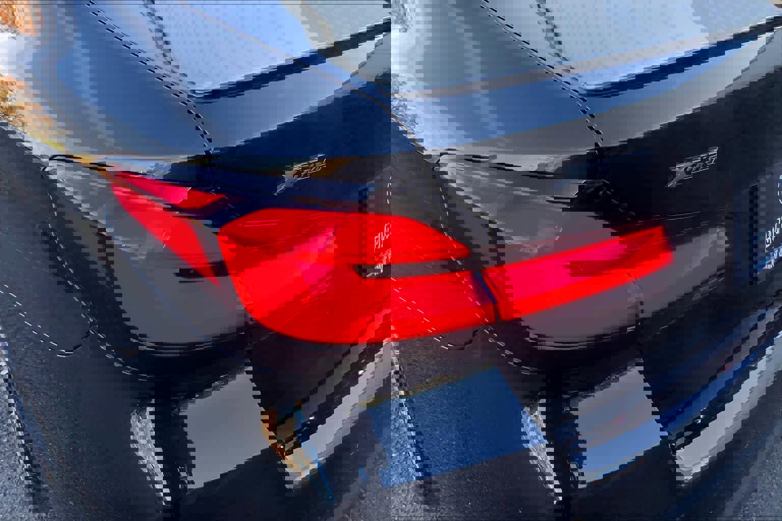 Used 2023 BMW M550i xDrive w/ Executive Package image 28