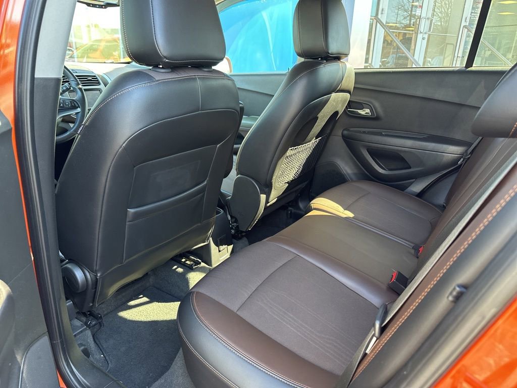 Used 2015 Chevrolet Trax LT w/ LT Sun and Sound Package image 12