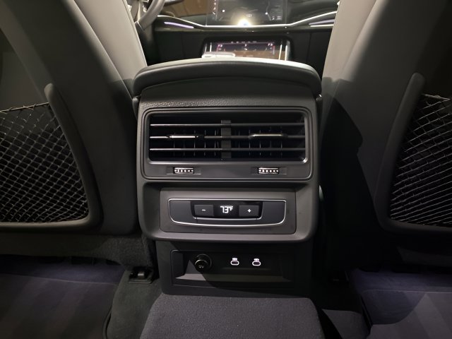 Used 2023 Audi Q7 2.0T Premium w/ Convenience Package AWD/4WD image 38