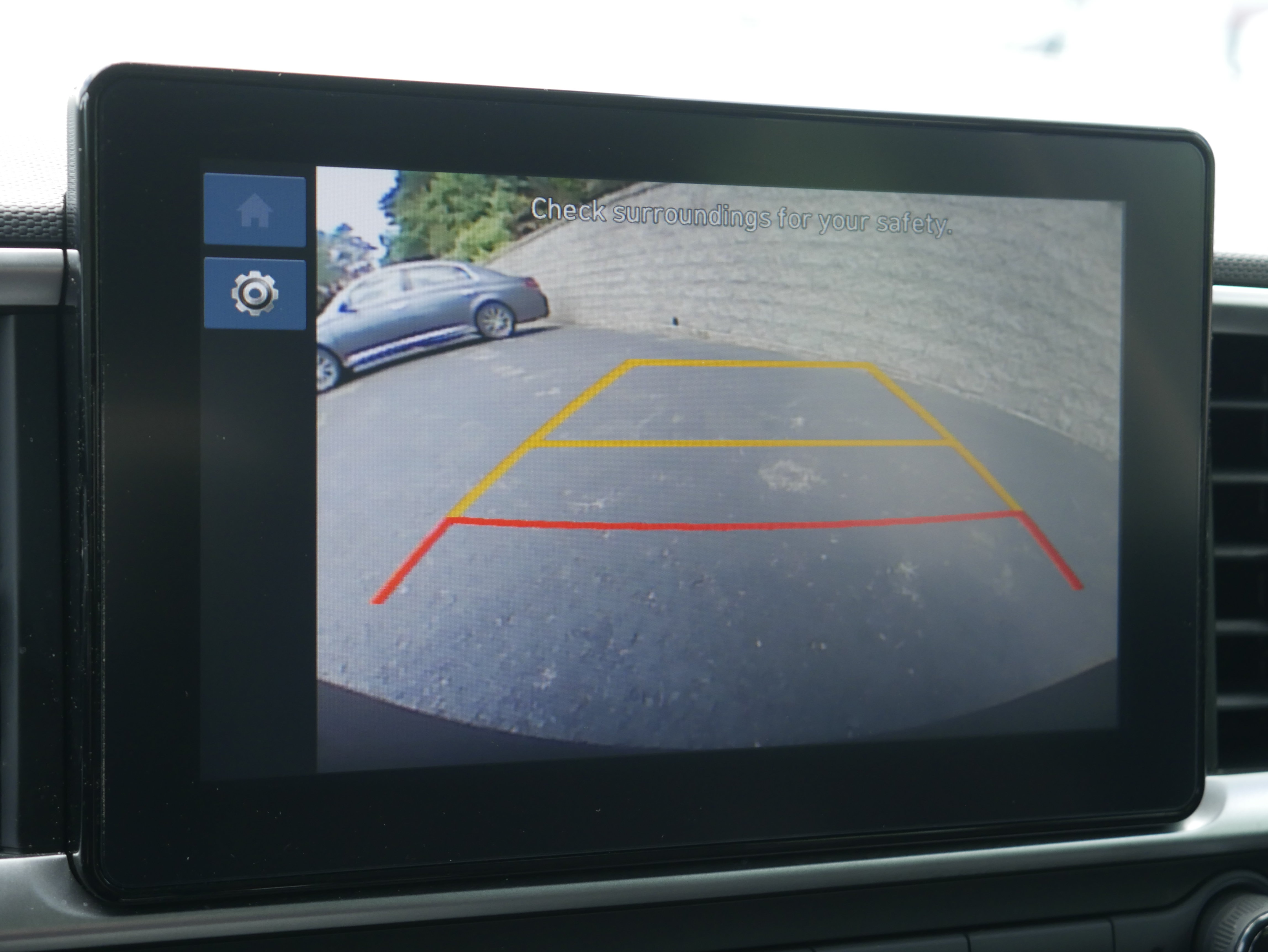 Used 2025 Hyundai Venue SEL FWD image 19