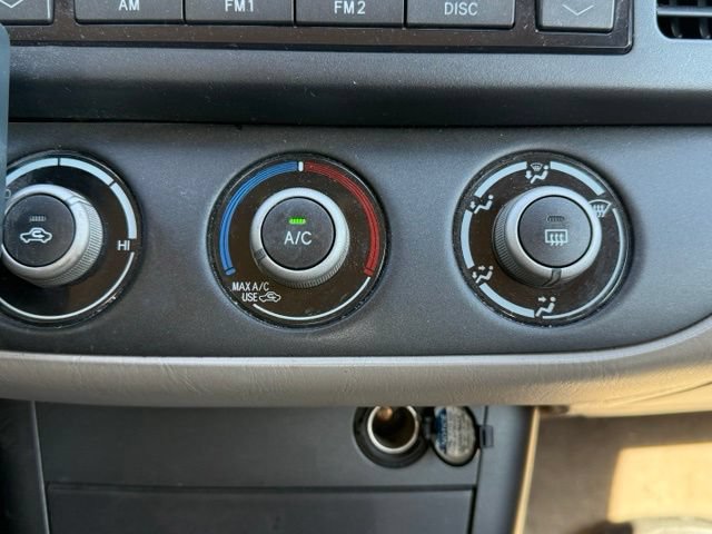 Used 2005 Toyota Camry LE FWD image 19