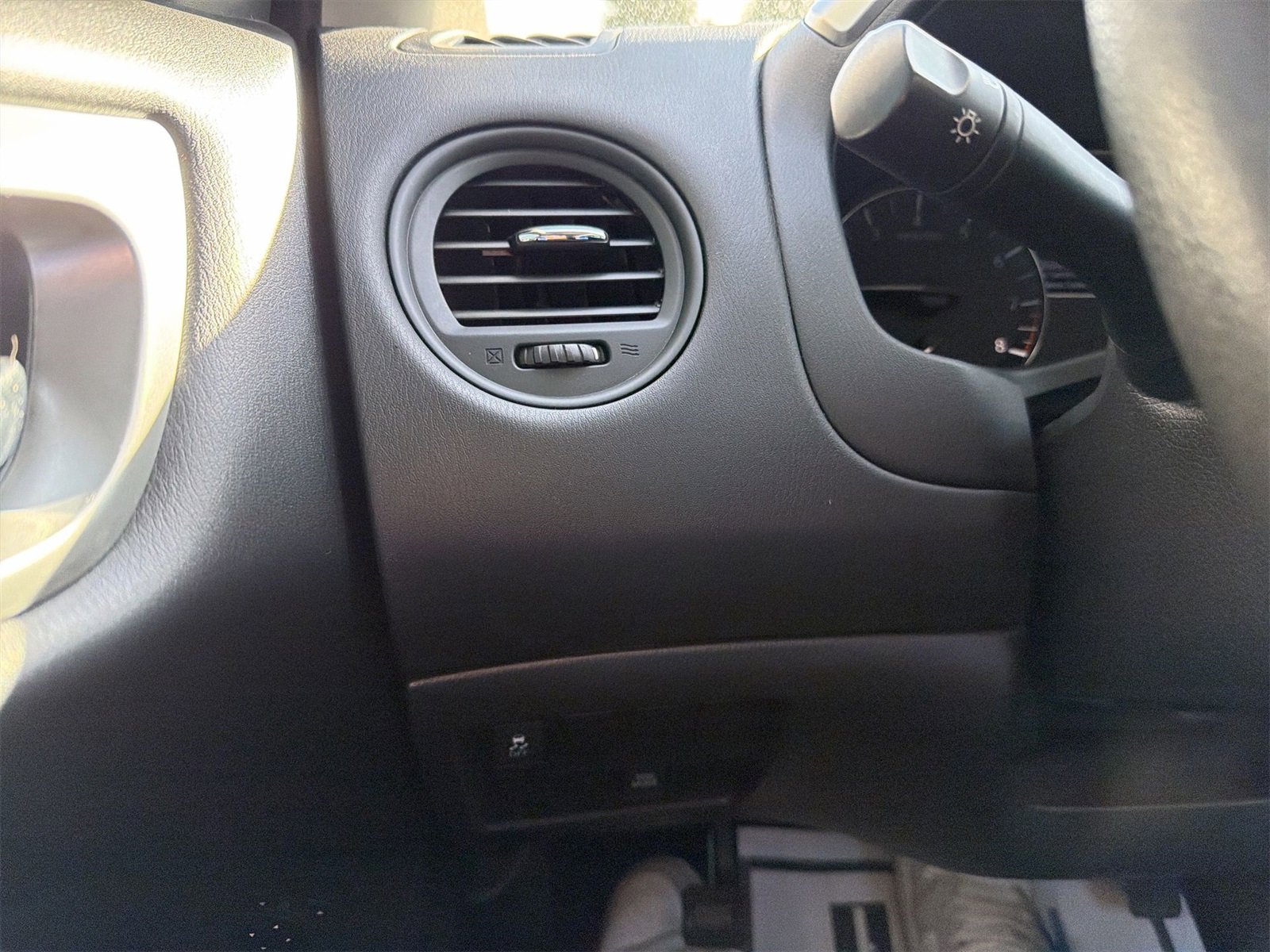 Used 2020 Nissan Pathfinder S image 18