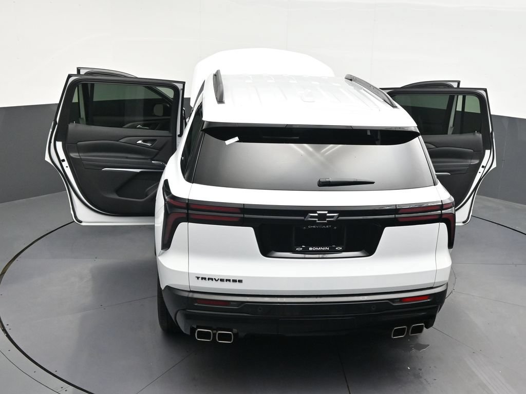 Used 2025 Chevrolet Traverse LT w/ Midnight/Sport Edition FWD image 37