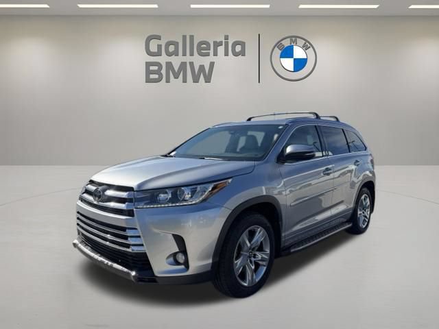 Used 2017 Toyota Highlander Limited FWD image 1