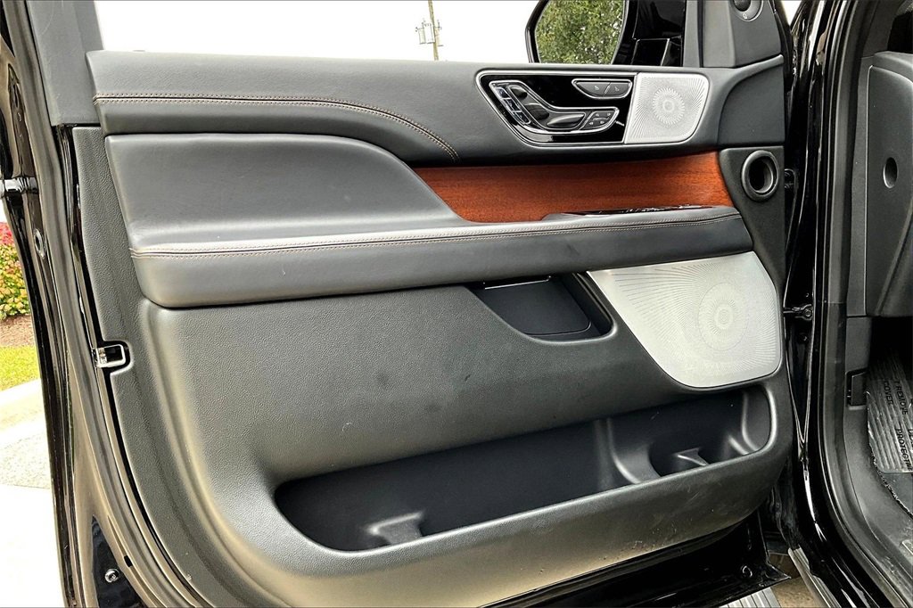 Used 2023 Lincoln Navigator Black Label image 14