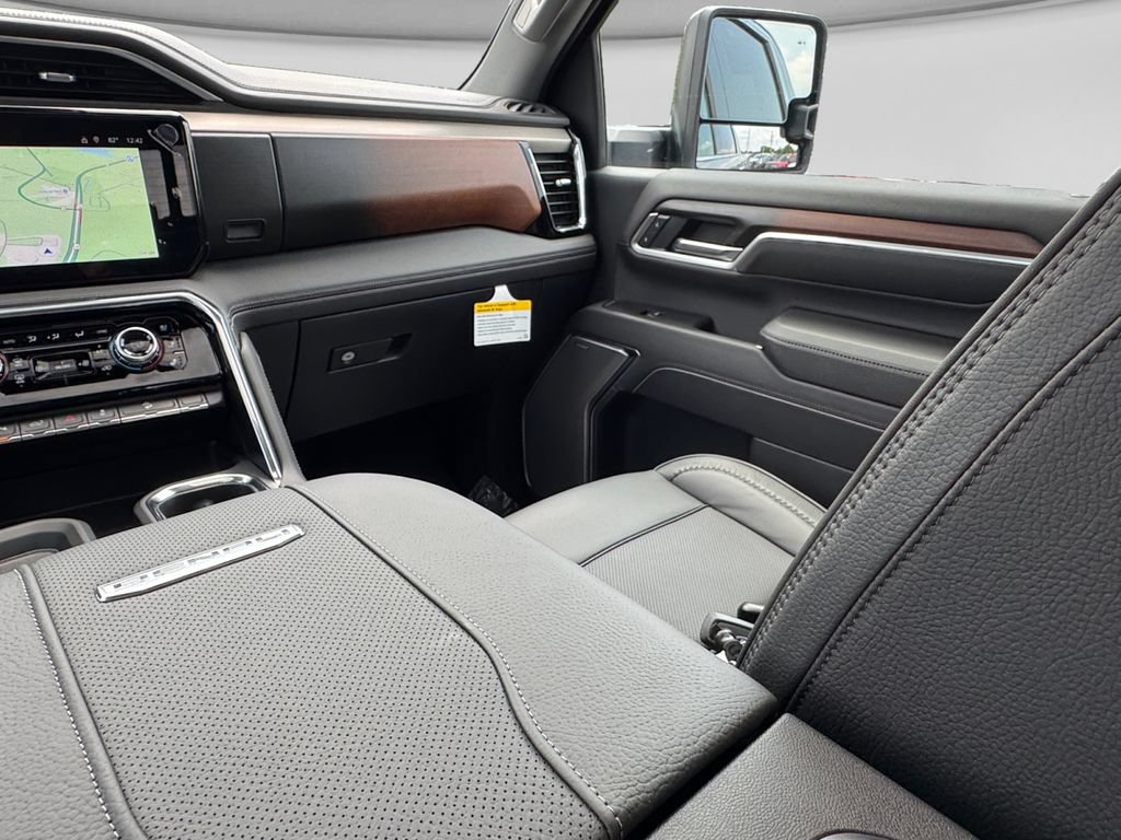 New 2026 GMC Sierra 3500 Denali w/ Denali Reserve Package AWD/4WD image 18