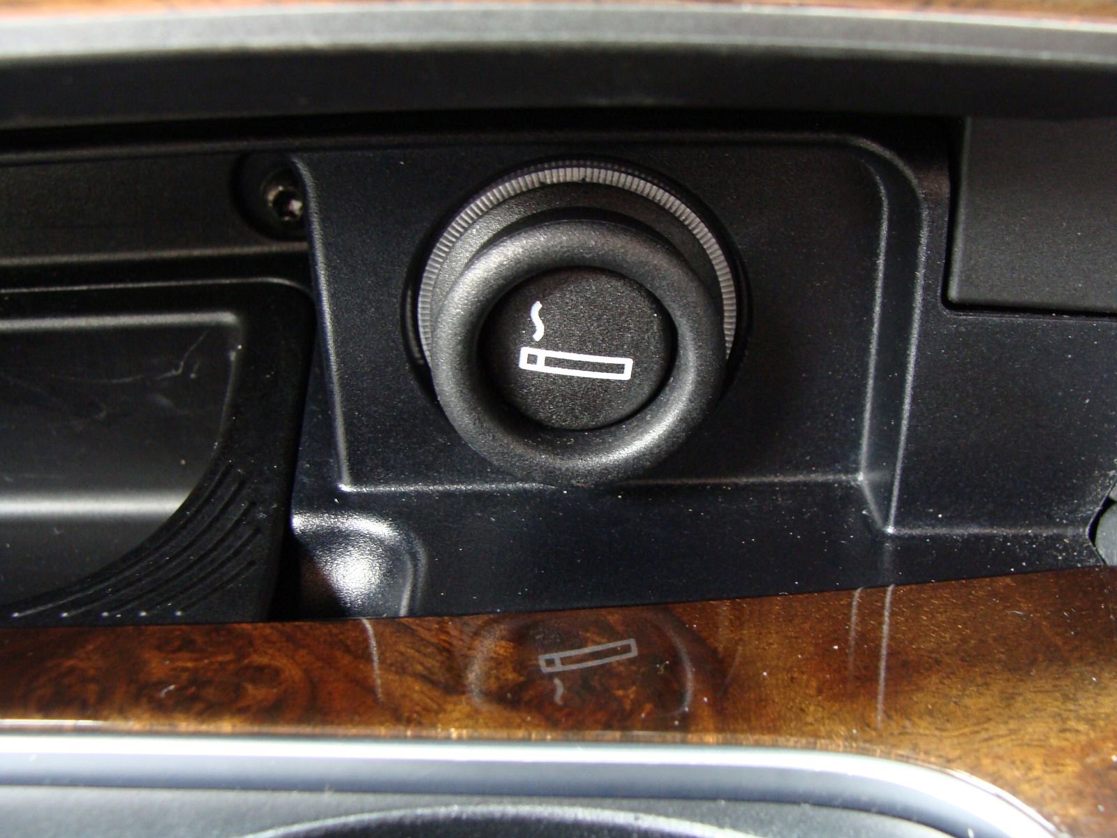 Used 2015 BMW 740Li image 25