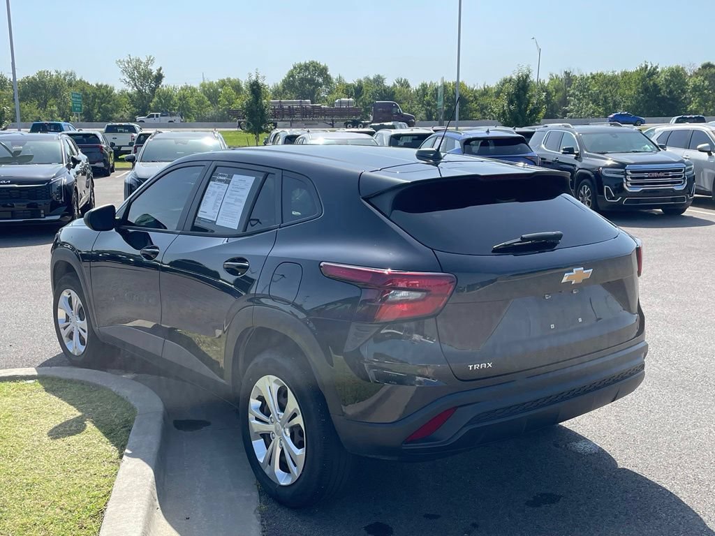 Used 2024 Chevrolet Trax LS FWD image 5