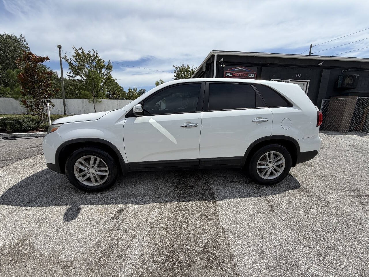 Used 2014 Kia Sorento LX FWD image 2