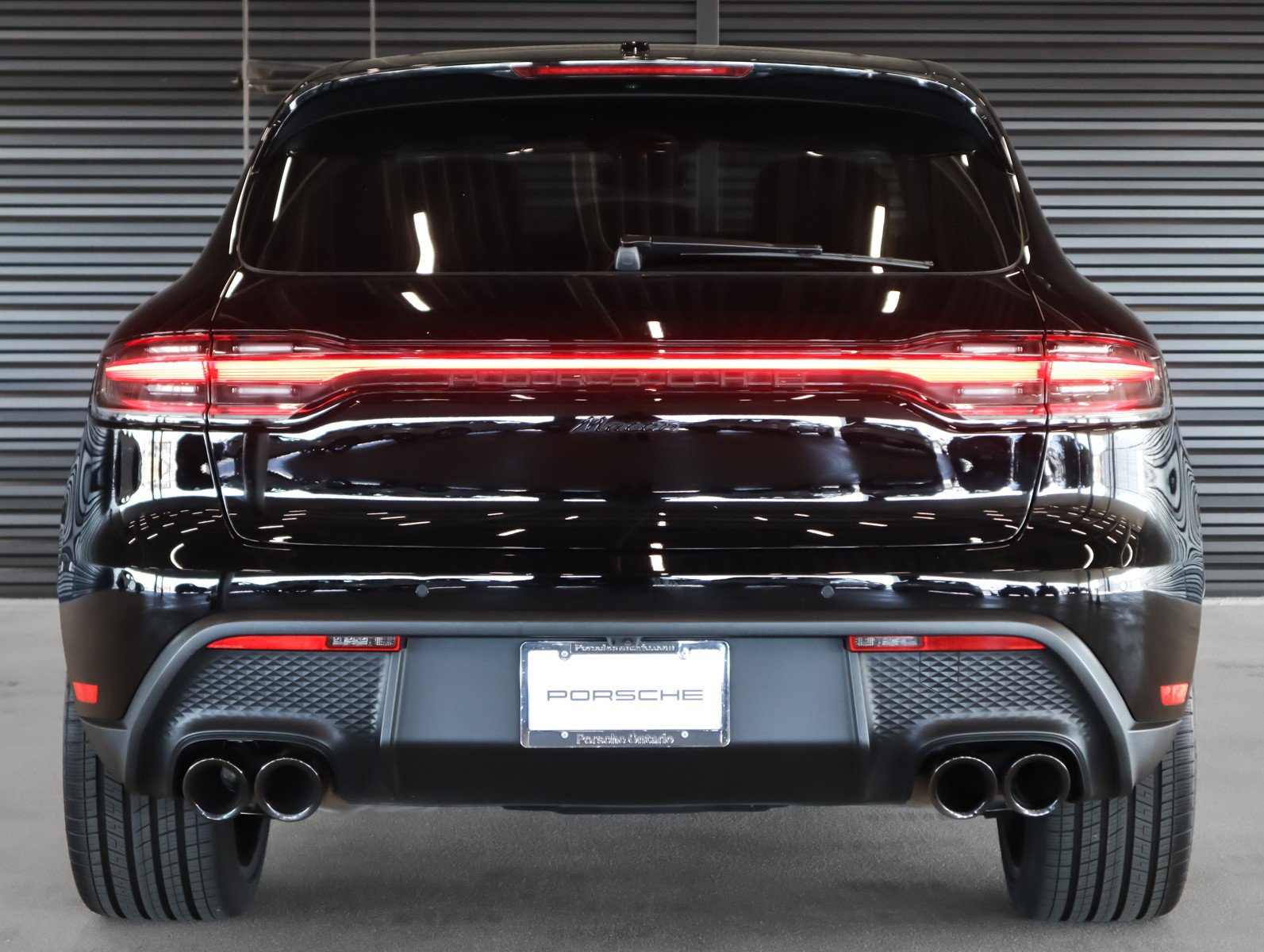 Certified 2025 Porsche Macan image 9