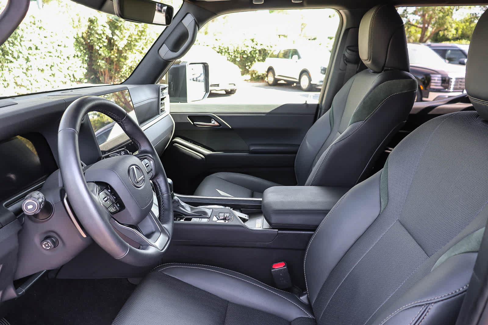 Used 2025 Lexus GX 550 AWD/4WD image 19