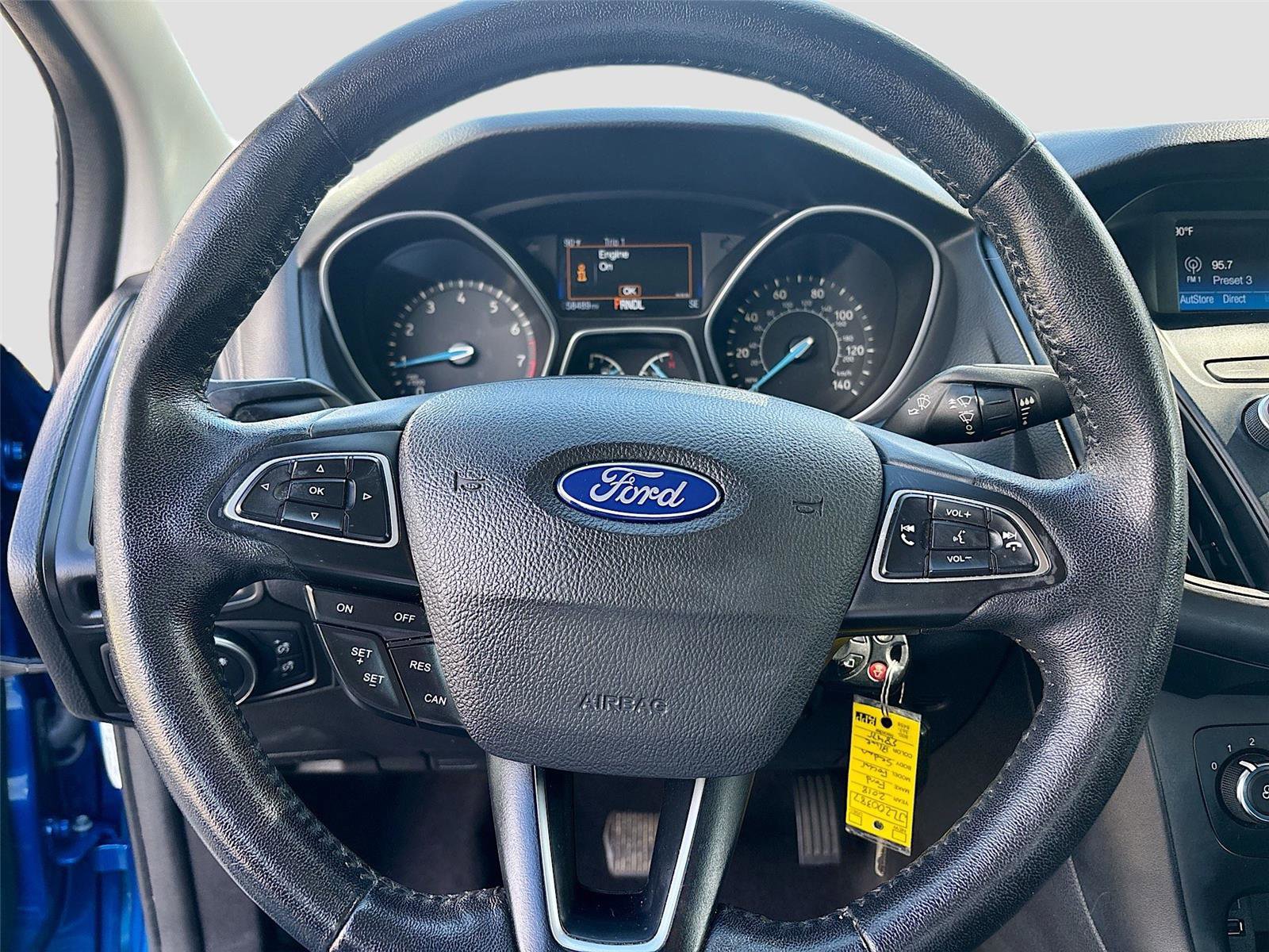 Used 2018 Ford Focus SE w/ SE Appearance Package image 12