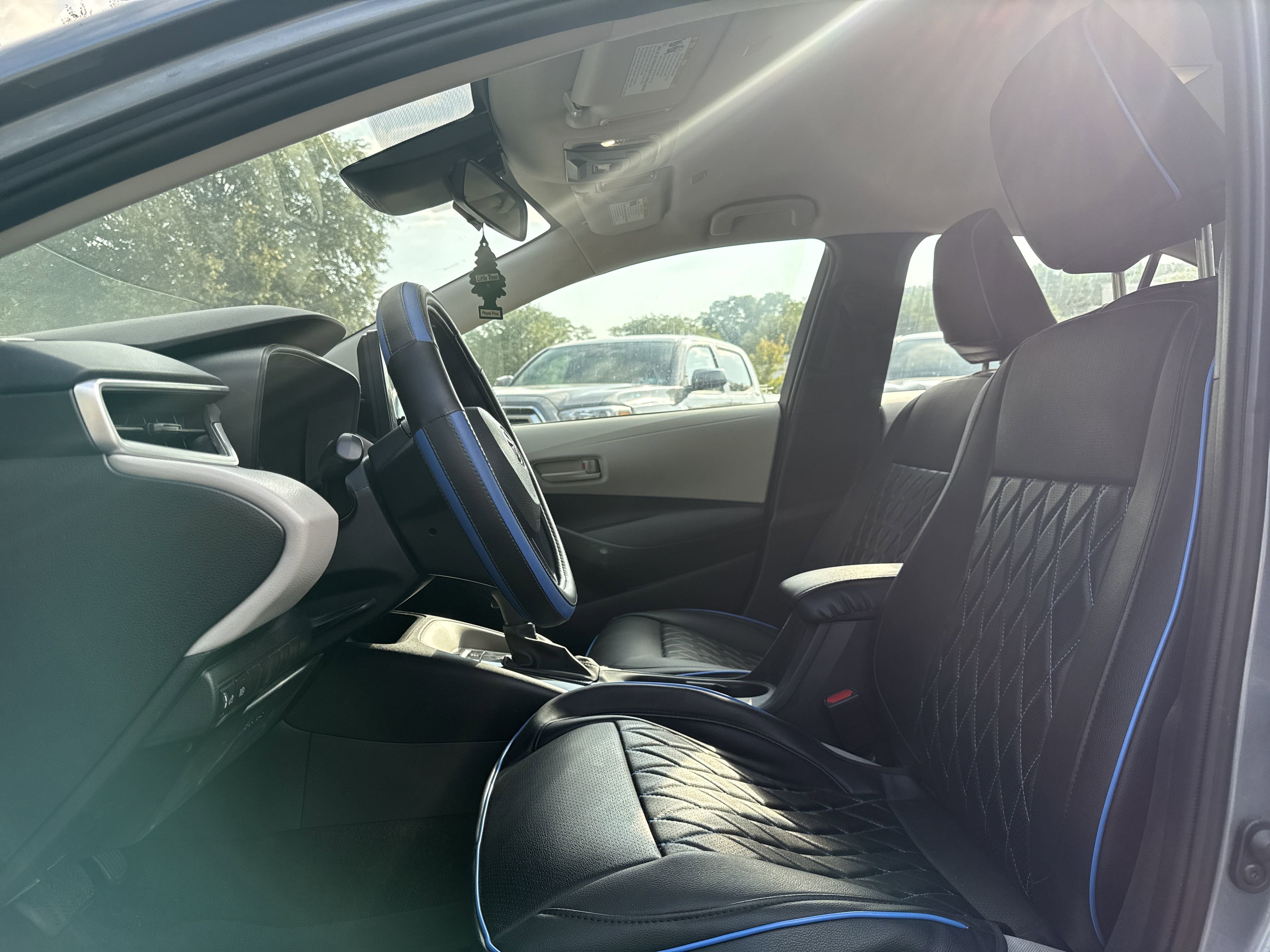 Used 2023 Toyota Corolla LE image 14