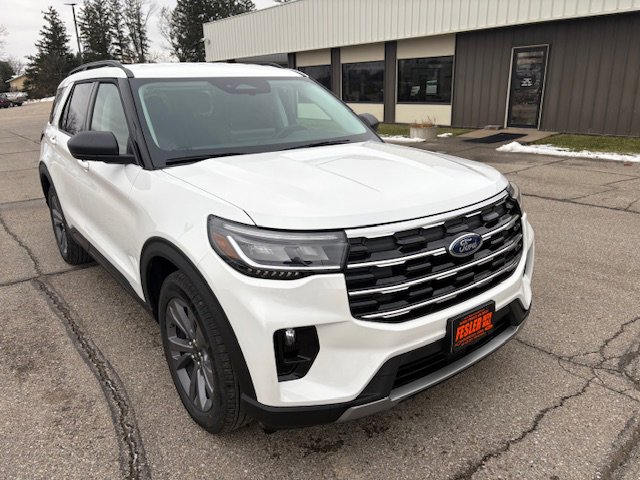 New 2026 Ford Explorer Active w/ Active Comfort Package image 3