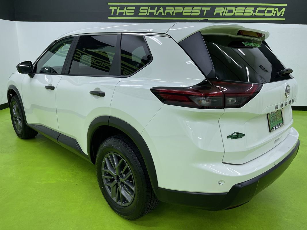 Used 2024 Nissan Rogue S image 7