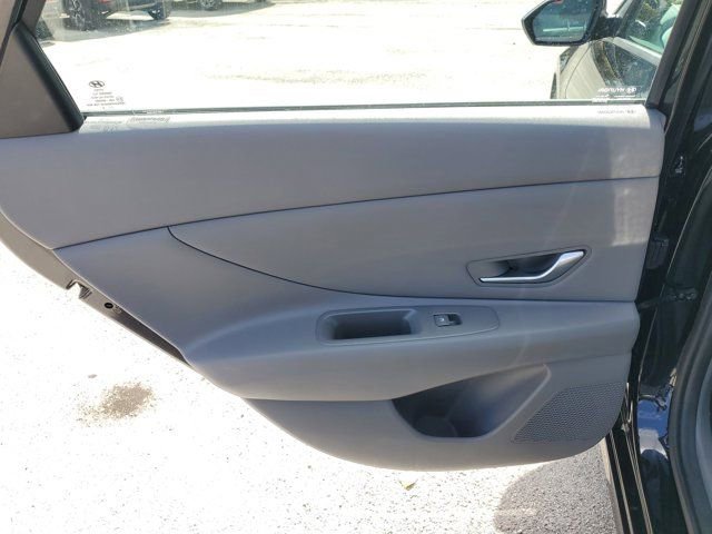 Certified 2023 Hyundai Elantra SEL w/ Convenience Package image 8